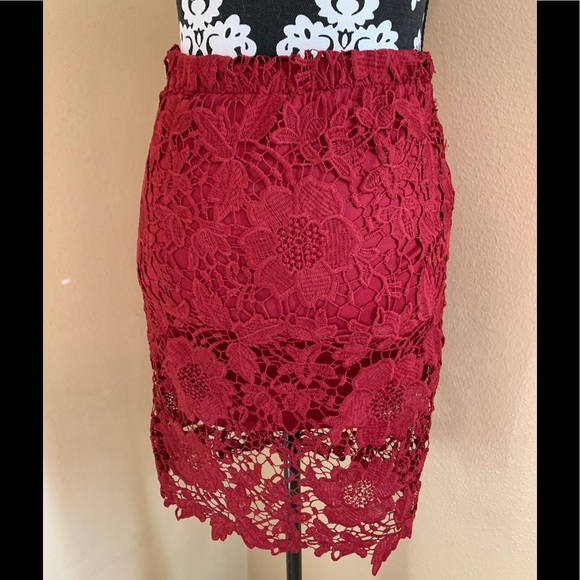 Deep red midi lace skirt - Picture 3 of 6